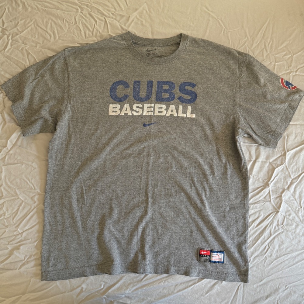 Nike Chicago Cubs Baseball Graphic T-Shirt Gray Size XL